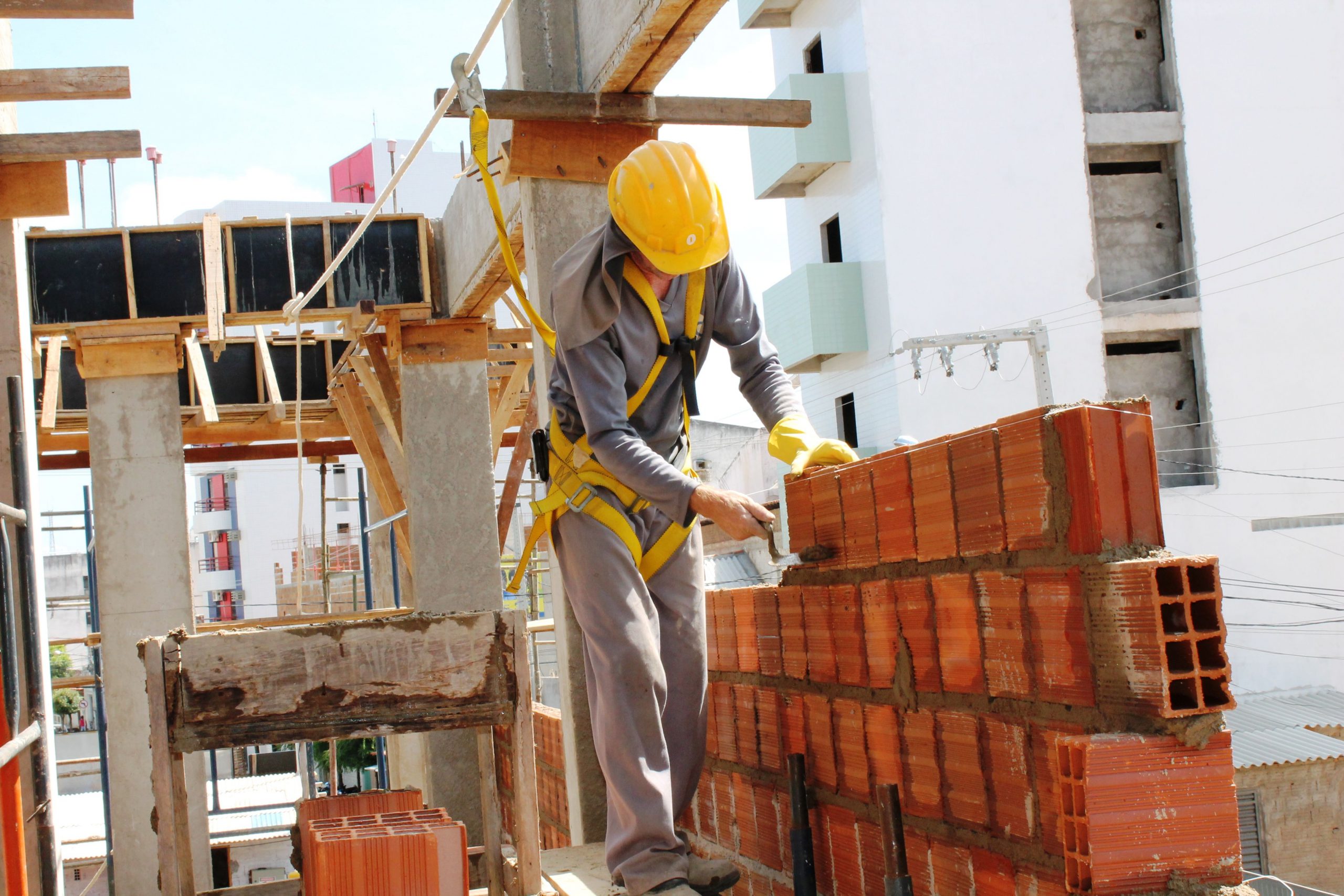 Caixa anuncia pacote de R$ 43 bilhões para construção civil